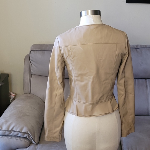Zara:Faux Leather Jacket w/ Ruffle & Peplu… - Picture 3 of 12
